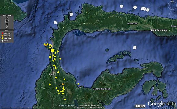 Schweres Erdbeben und Tsunami in Indonesien